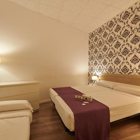 Hostal Mayerling Centro Barcelona Exterior photo