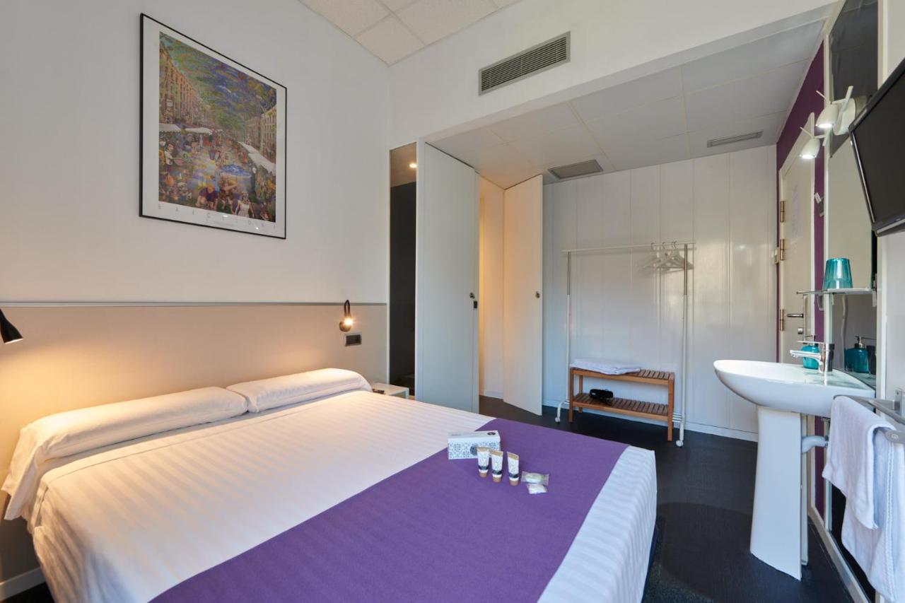 Hostal Mayerling Centro Barcelona Exterior photo